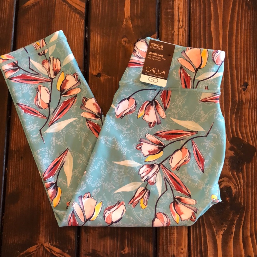 NWT Calia Essential Mid Rise Capri